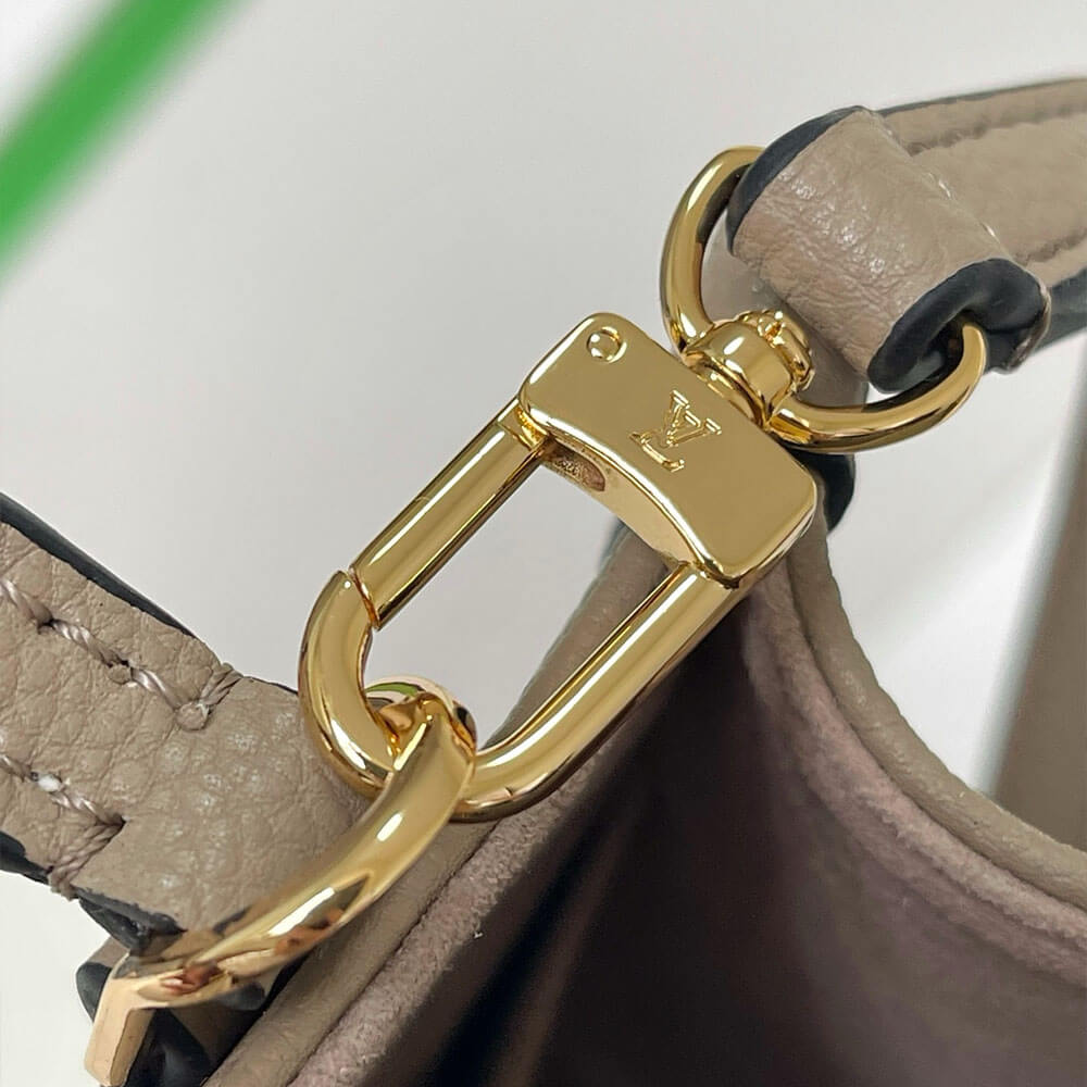 LV OnTheGo BB
