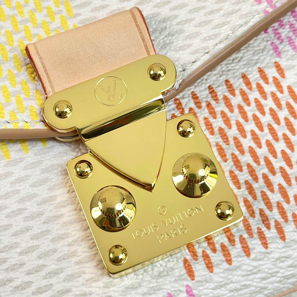 LV Pochette Metis East West