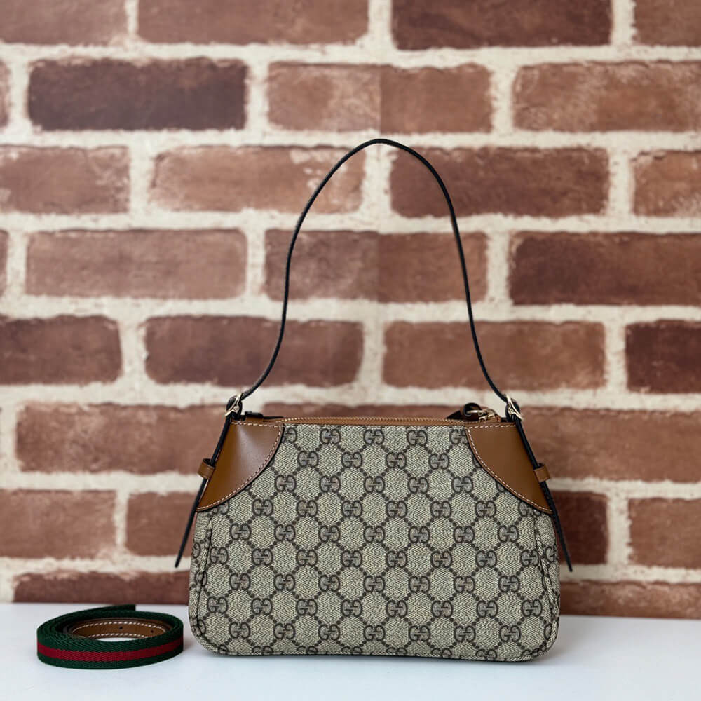 GG Emblem small shoulder bag