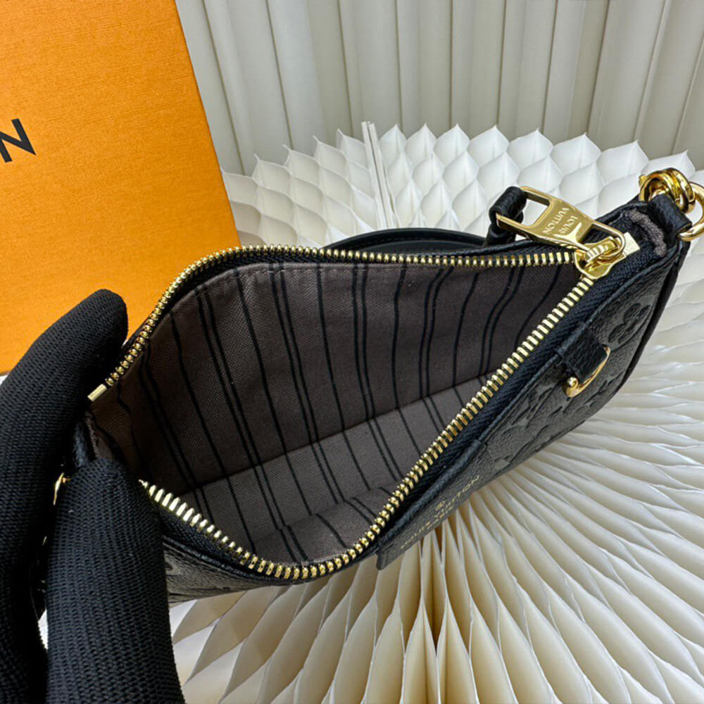 LV Easy Pouch On Strap