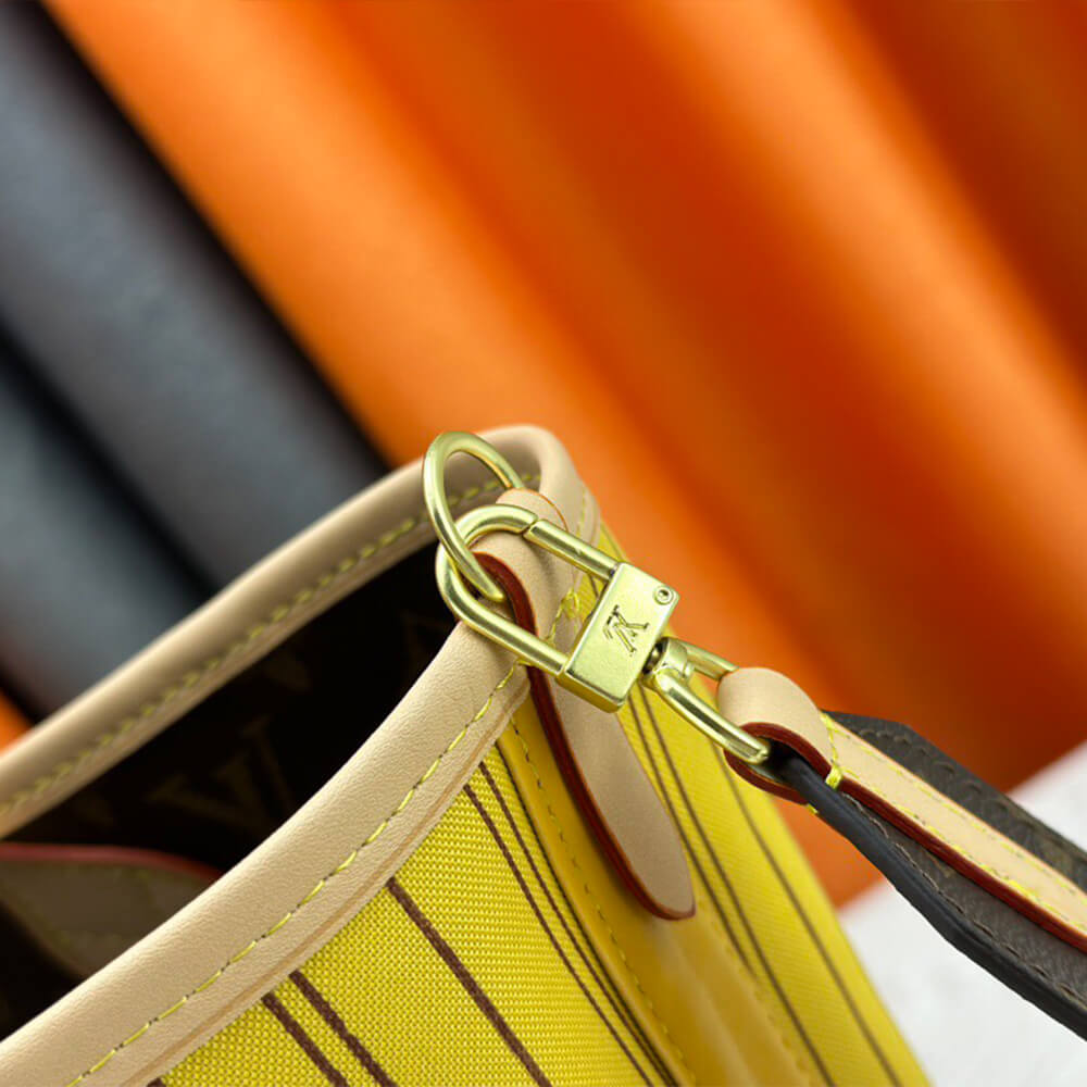 LV NEVERFULL BANDOULIÈRE INSIDE OUT Medium Handbag