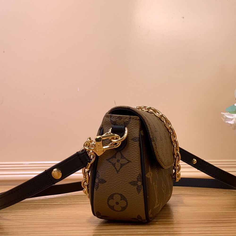 LV WALLET ON CHAIN ​​IVY BAG